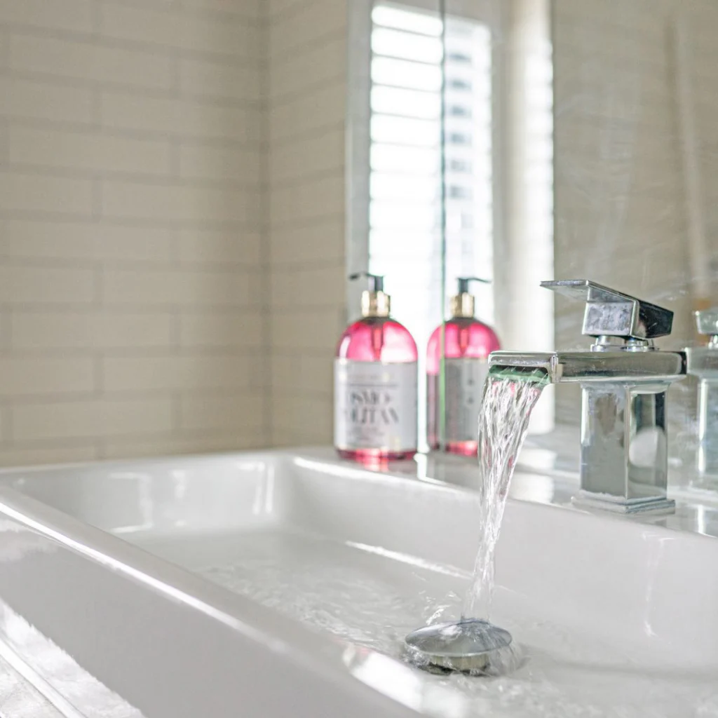 bathroom fitting service hertfordshire